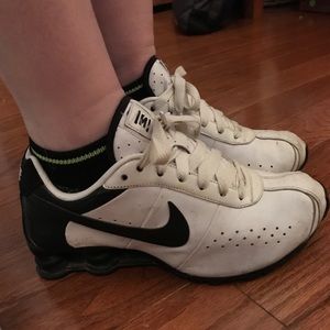 womens nike shocks